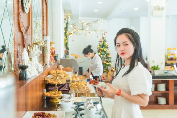 thưởng thức trà chiều