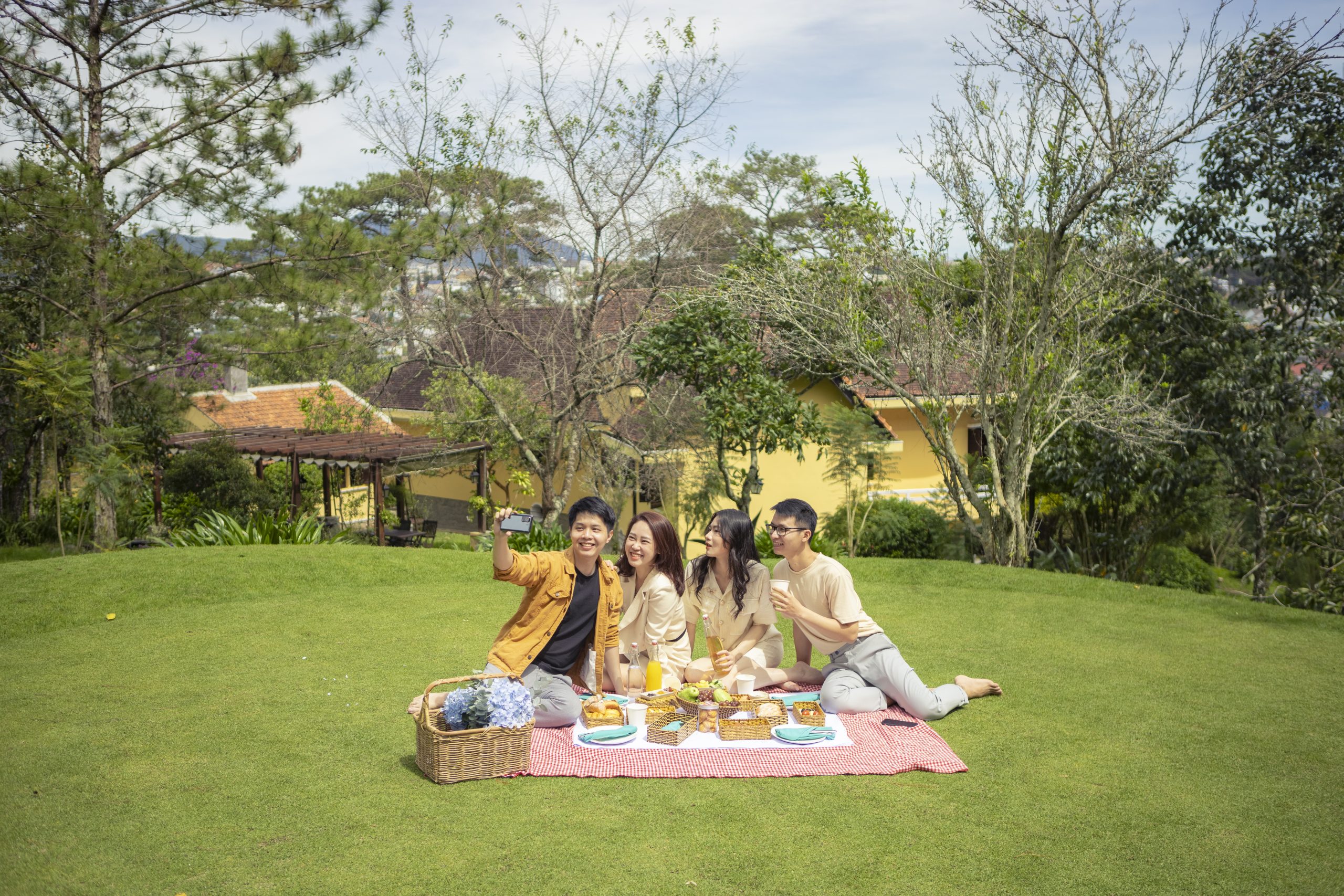 trải nghiệm picnic tại Ana Mandara Đà Lạt