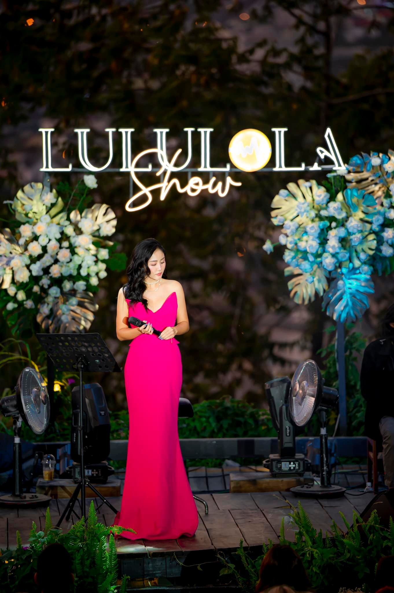 thông tin show văn mai hương lululola show