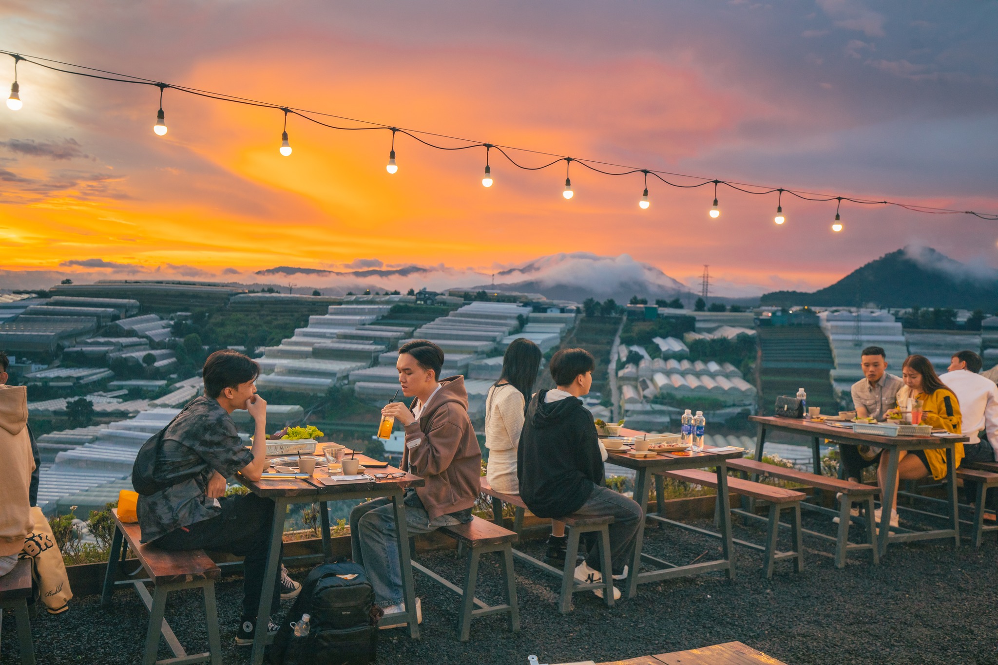 chạng vạng coffee & pub 