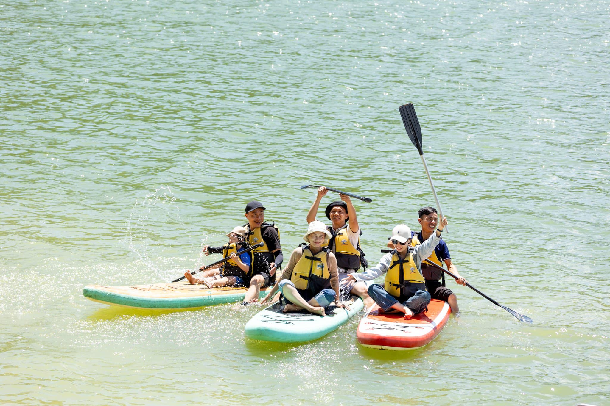 chèo sup hồ tuyền lâm