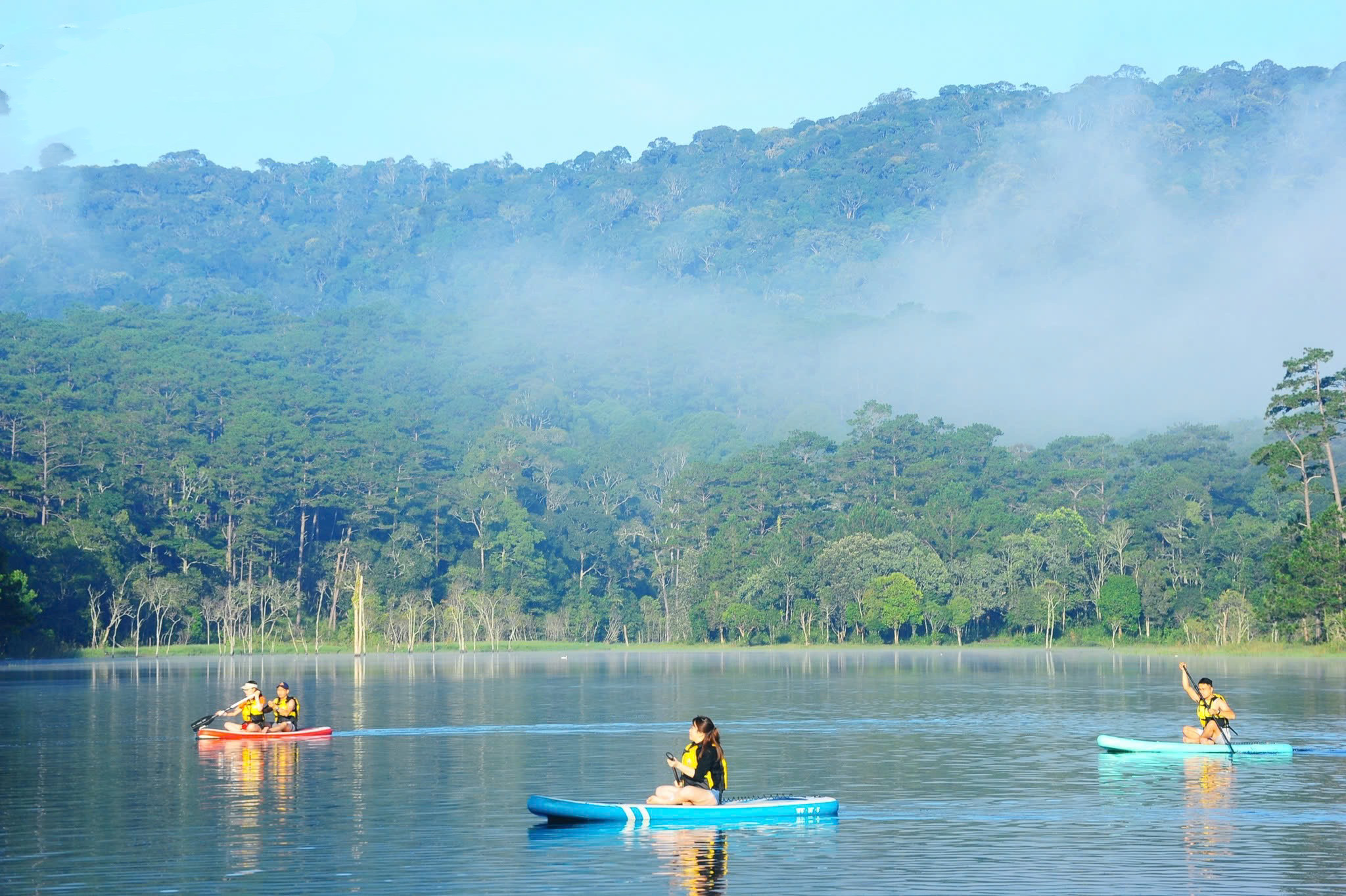 chèo sup hồ tuyền lâm 