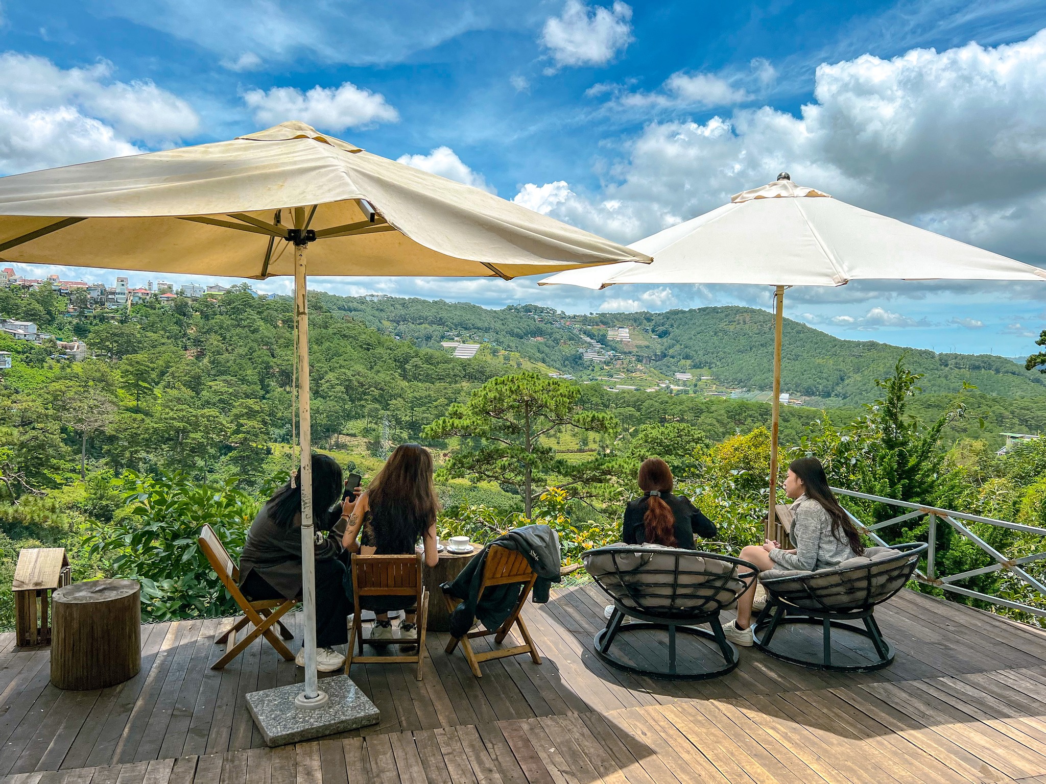 không gian gió đà lạt the coffee